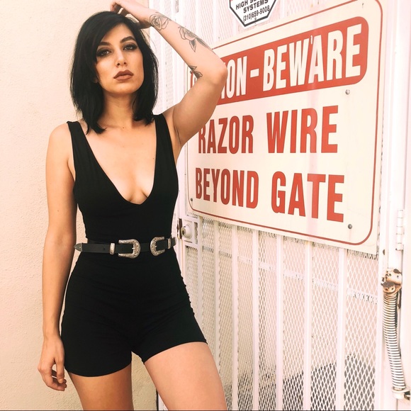 The Everyday Slay Bodysuit Black Deep V Romper S - Picture 2 of 3